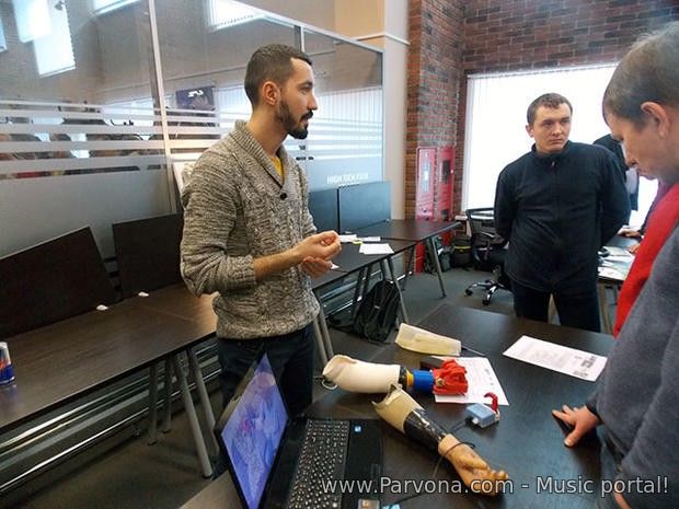 Belaruslik dasturchi 3D-printerda qo‘l protezini tayyorladi